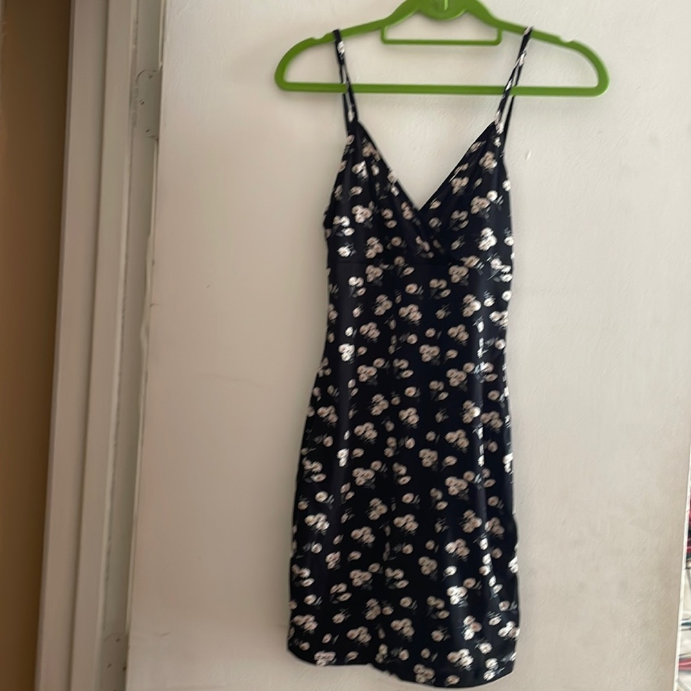 NWT XS Floral Spring Bodycon Dress